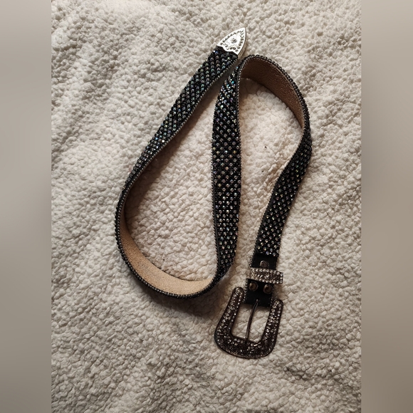 Elegant Black and Silver Embellished Belt - Picture 6 of 7